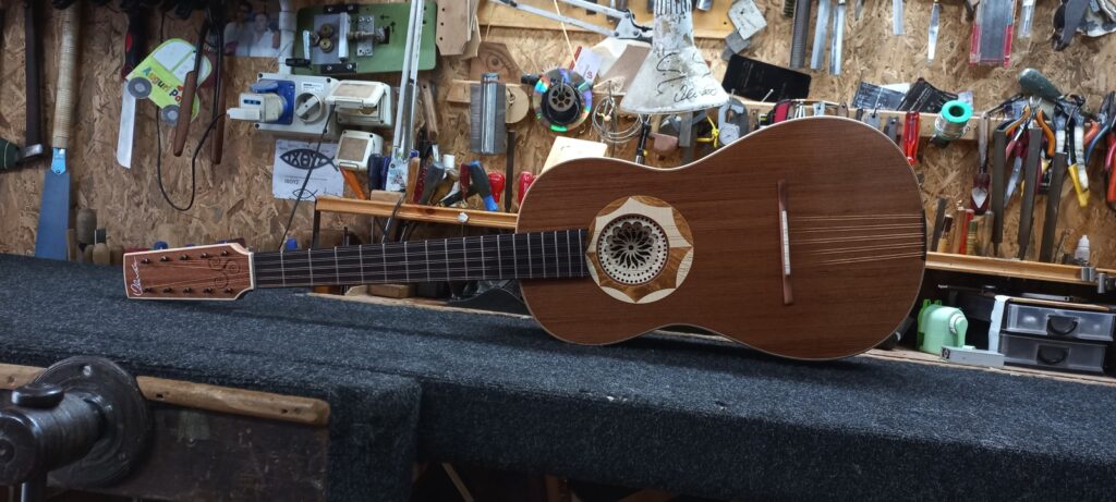 chitarra Battente Eamon 17