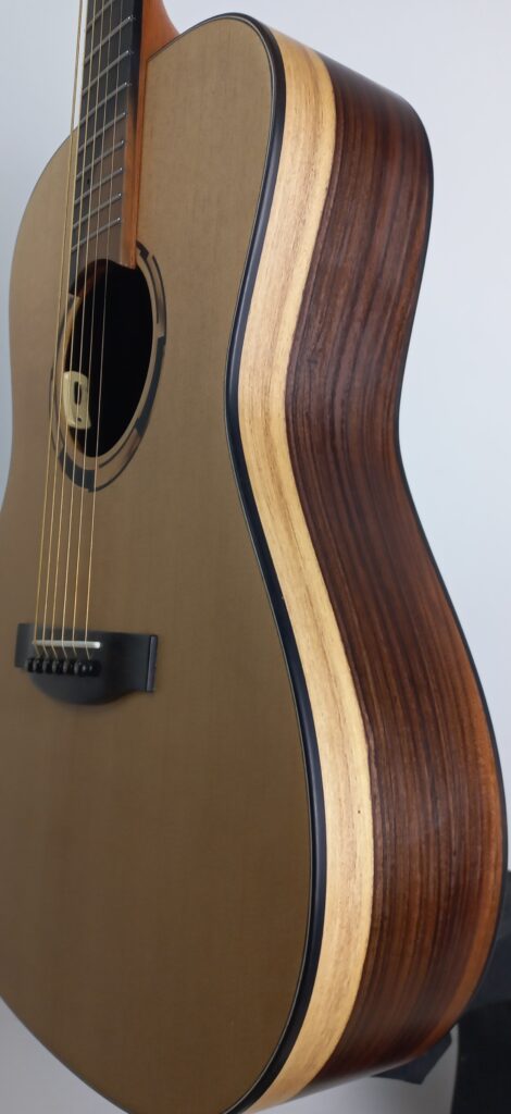 Acustica 633 Austria ZWEI(39)